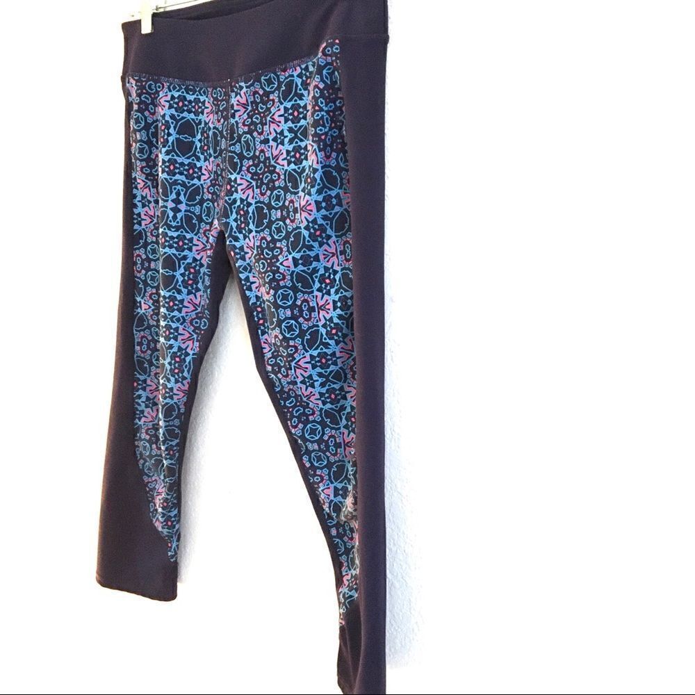 Fabletics patterned cropped leggings S - Picture 2 of 4